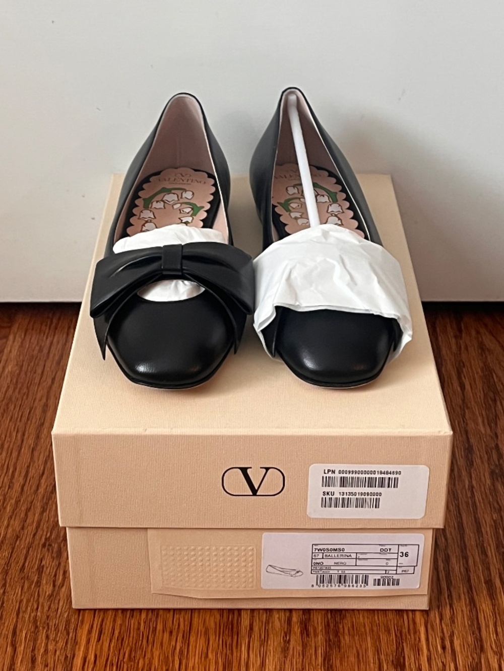 Valentino Bowow Leather Ballet Flat (NWT) - Picture 5 of 6